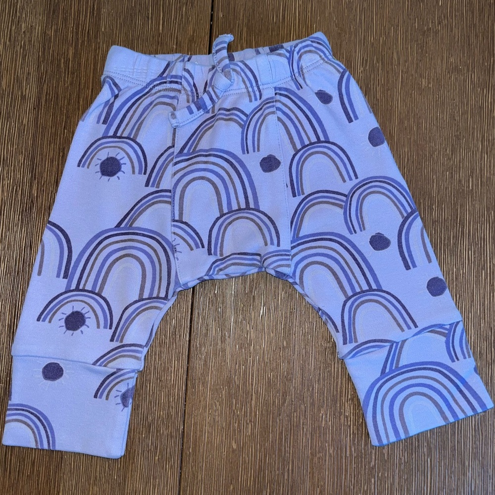 Kate Quinn joggers